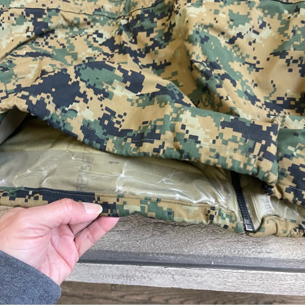 USMC Apecs Gore Tex Digital Marpat Cold Weather Parka - Picture 8 of 8